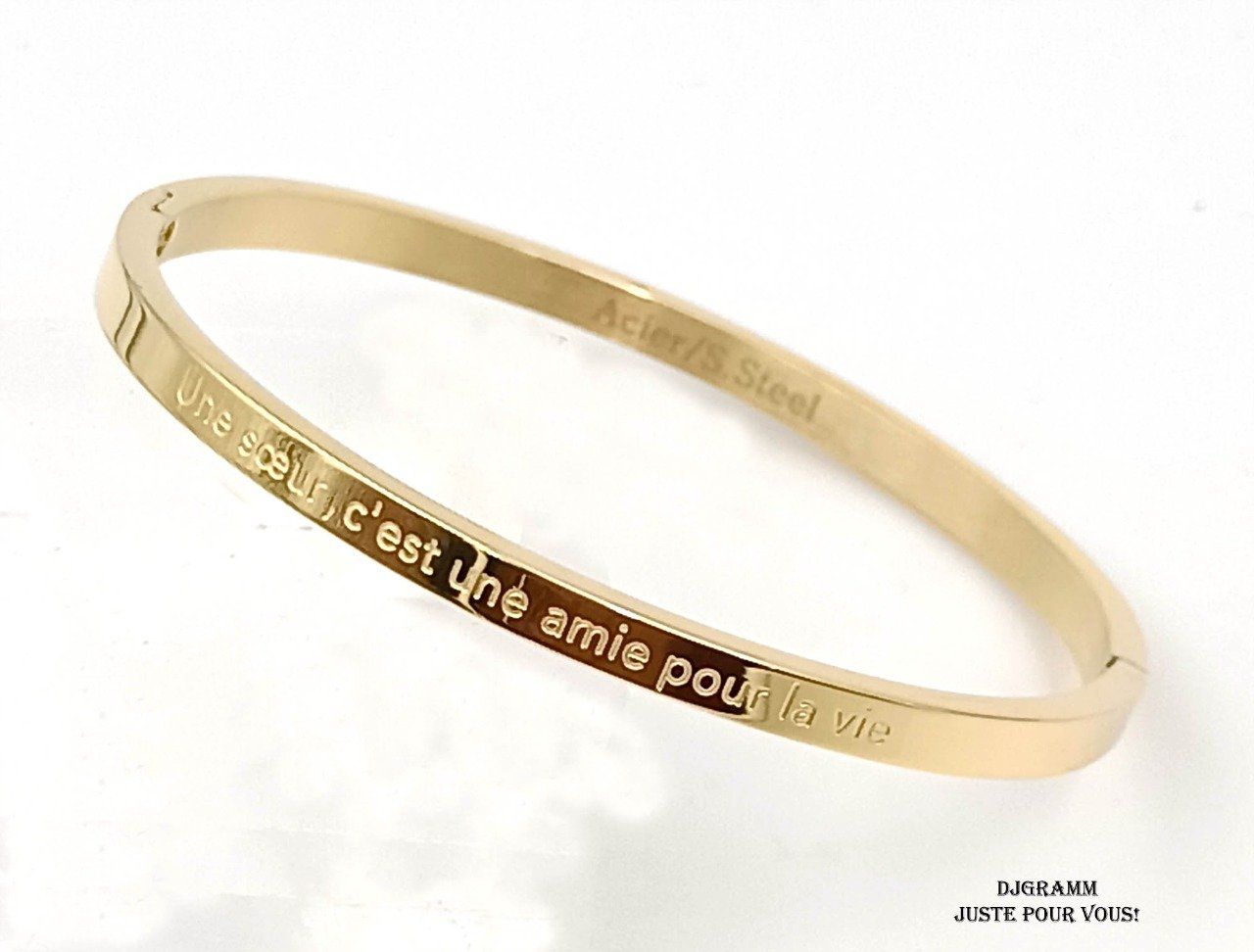 Bracelet acier message "Une sœur, c' est une amie pour la vie."