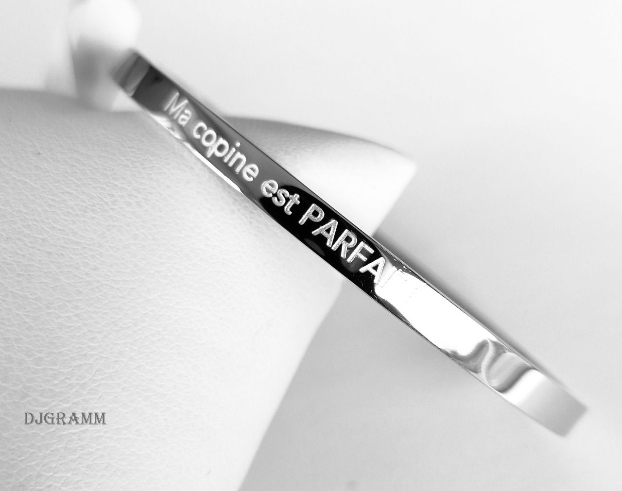 Bracelet acier gravé "Ma copine est PARFAITE "