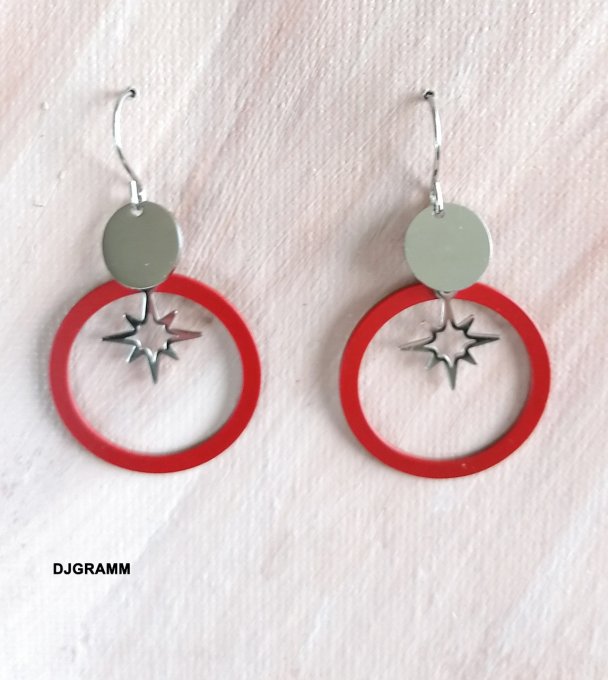 Boucles-oreilles-acier-etoile-rond- rouge-argent