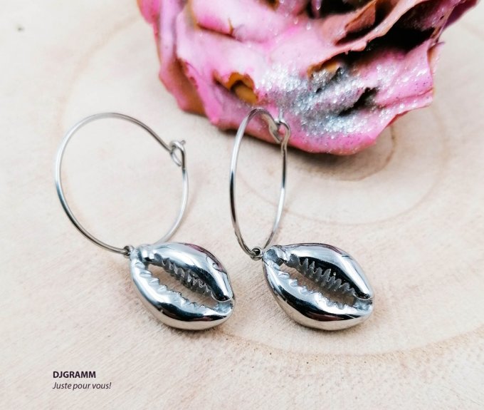 Boucles-oreilles-acier-argente-creole-coquillage-merBoucles-oreilles-acier-argente-creole-coquillage