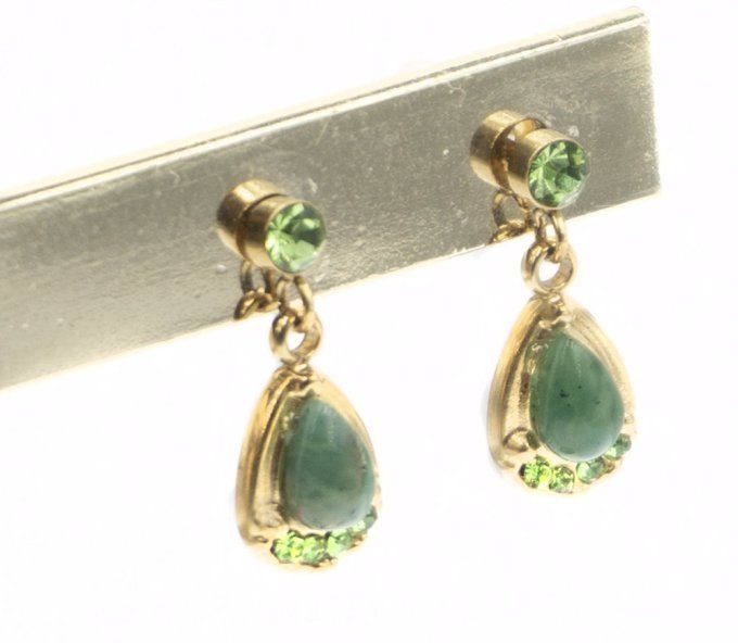 Boucles-oreilles-acier-petites-pendantes-puces-verts