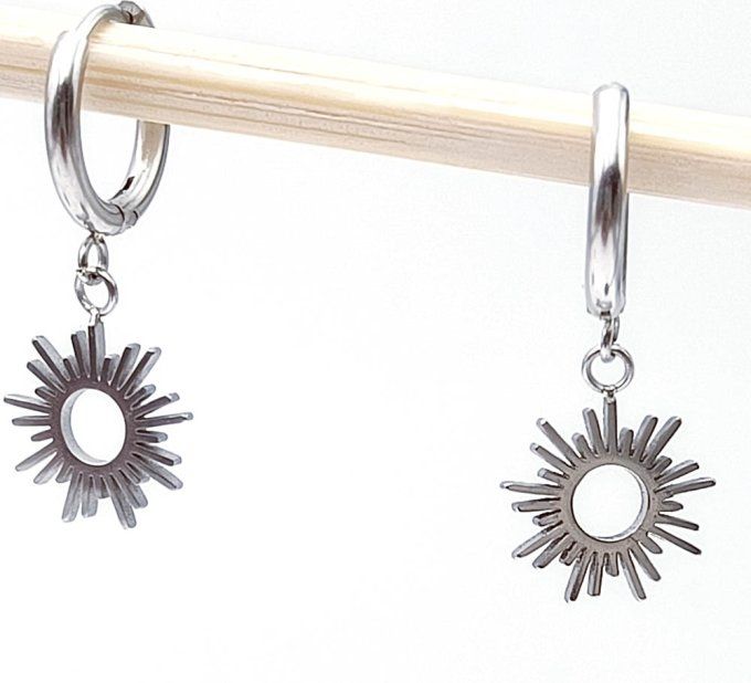 boucles-oreilles-creoles-mini-pampille-soleil-rayon-argent-petite-tendance