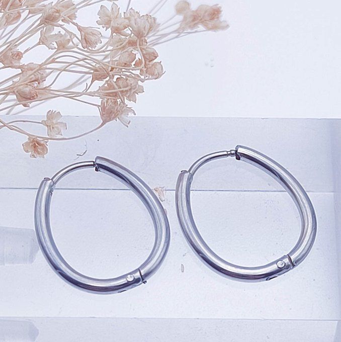 boucles-oreilles-creoles-mini-ovale-simple-argente