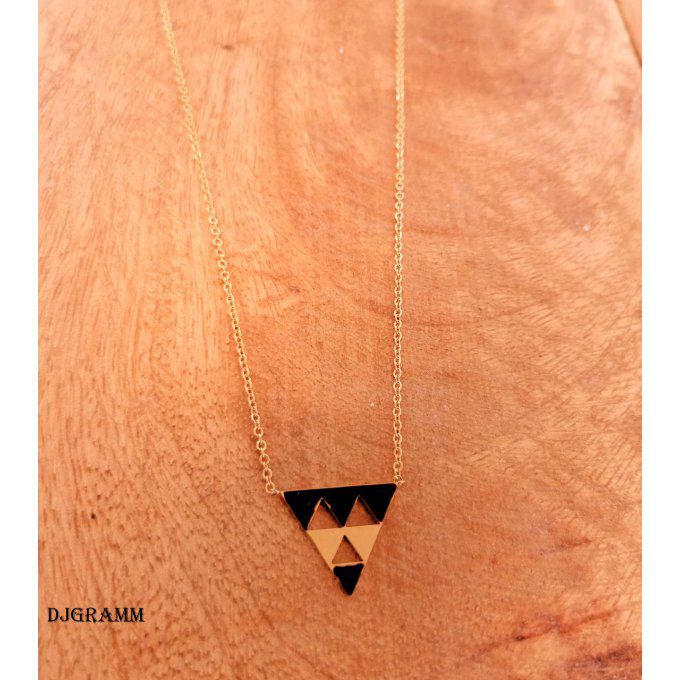 collier-acier-triangle-dore