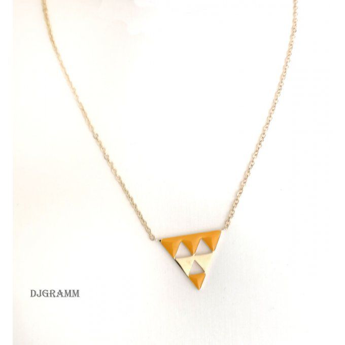 collier-acier-triangle-jaune