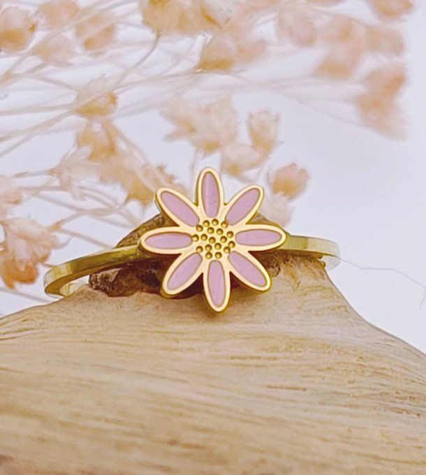 bague-ajustable-fin-acier-enfant-fille-dore-medaille-fleur-marguerite-dore-rose